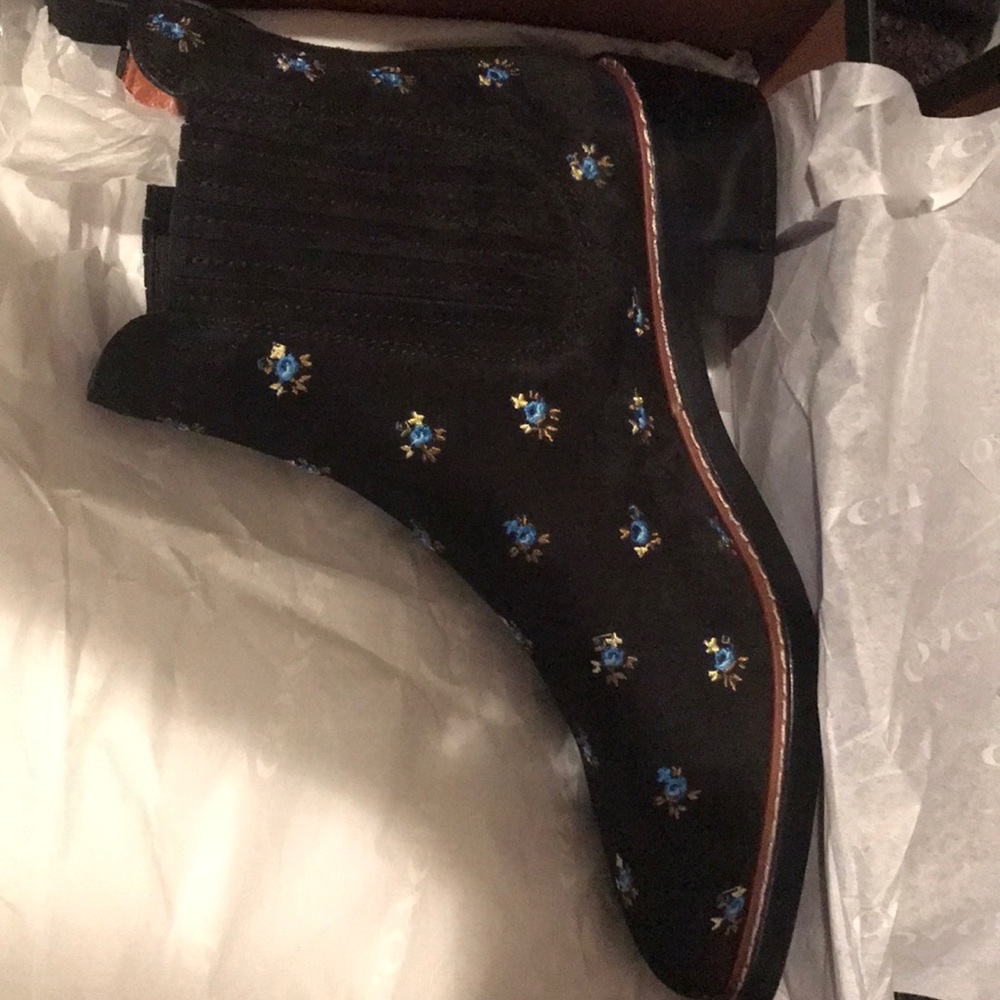 Black suede embroidered boots